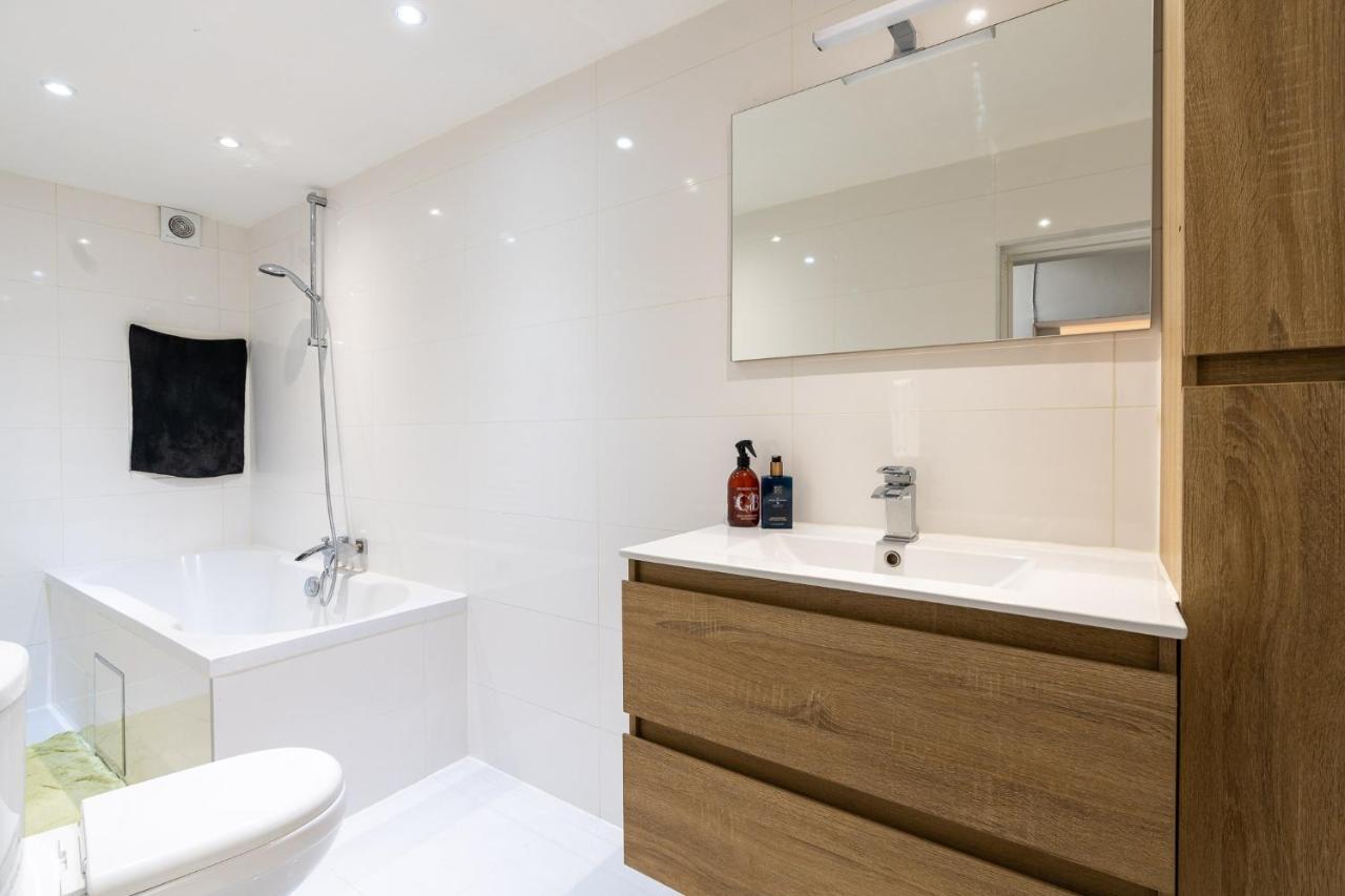 Large Room In House W Shared Kitchen & Bathroom W Free Parking Bluecard Antwerpen Exterior foto