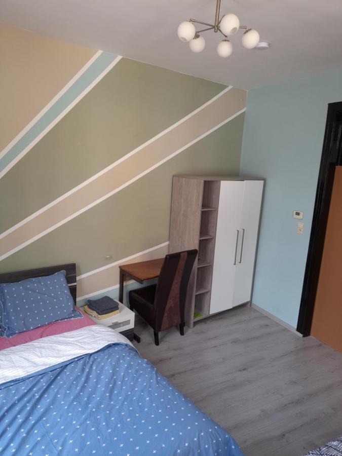 Large Room In House W Shared Kitchen & Bathroom W Free Parking Bluecard Antwerpen Exterior foto